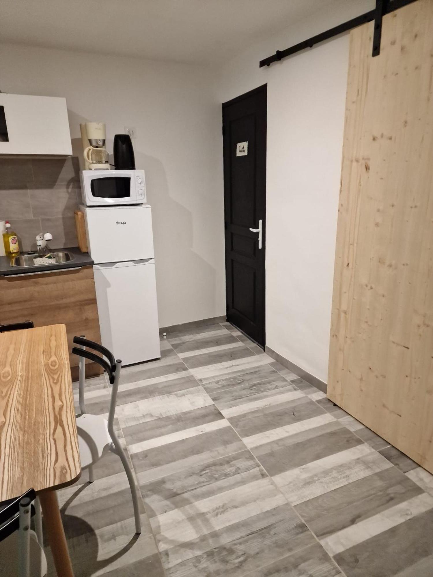 Comme A La Maison Gannat Exteriör bild
